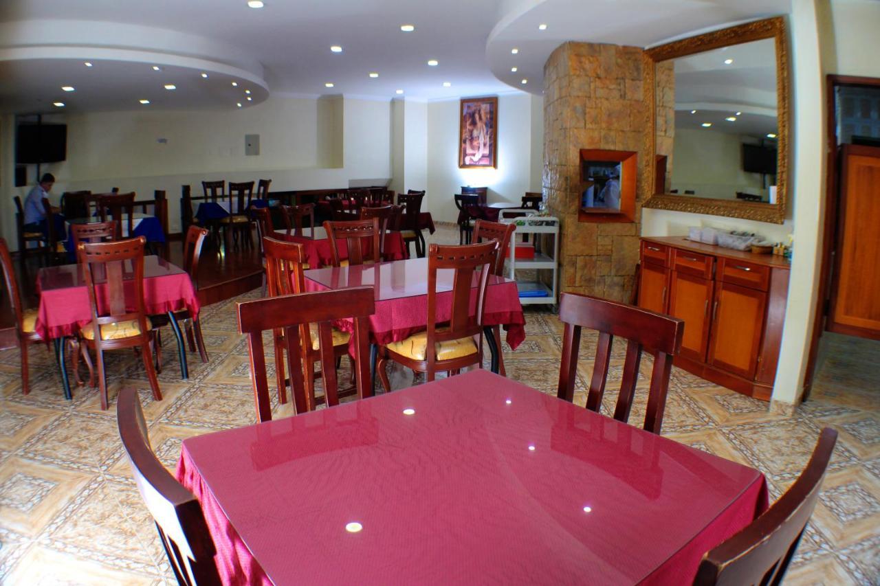 Hotel Santa Isabel 2 이피알레스 외부 사진