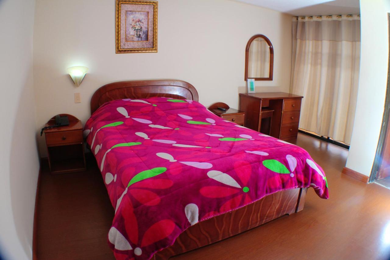 Hotel Santa Isabel 2 이피알레스 외부 사진