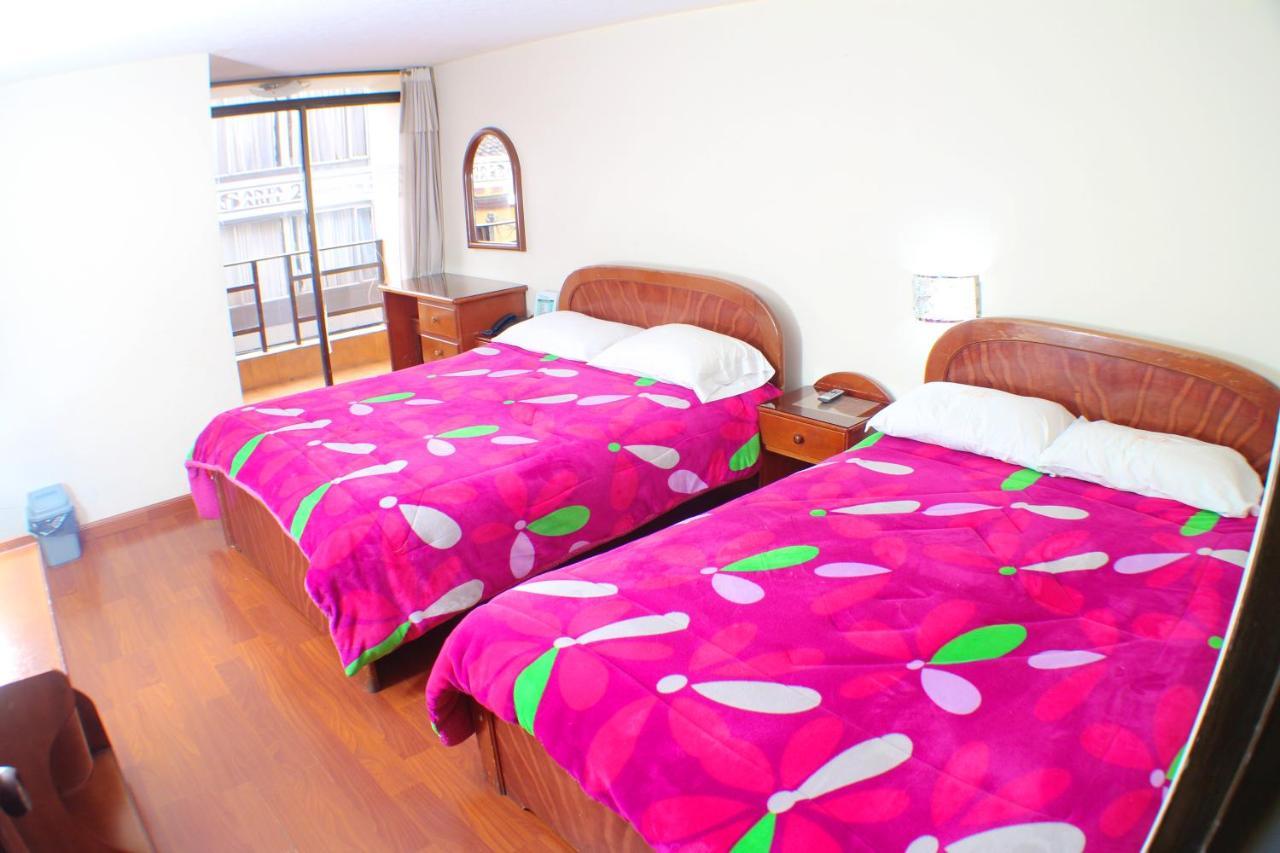 Hotel Santa Isabel 2 이피알레스 외부 사진