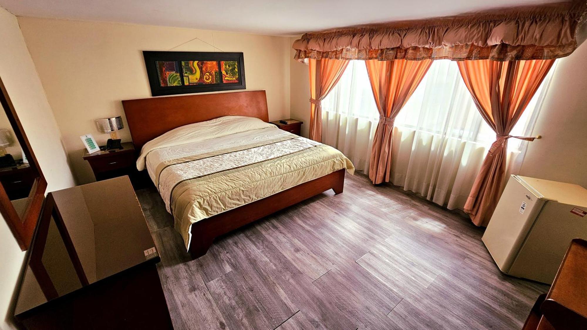 Hotel Santa Isabel 2 이피알레스 외부 사진