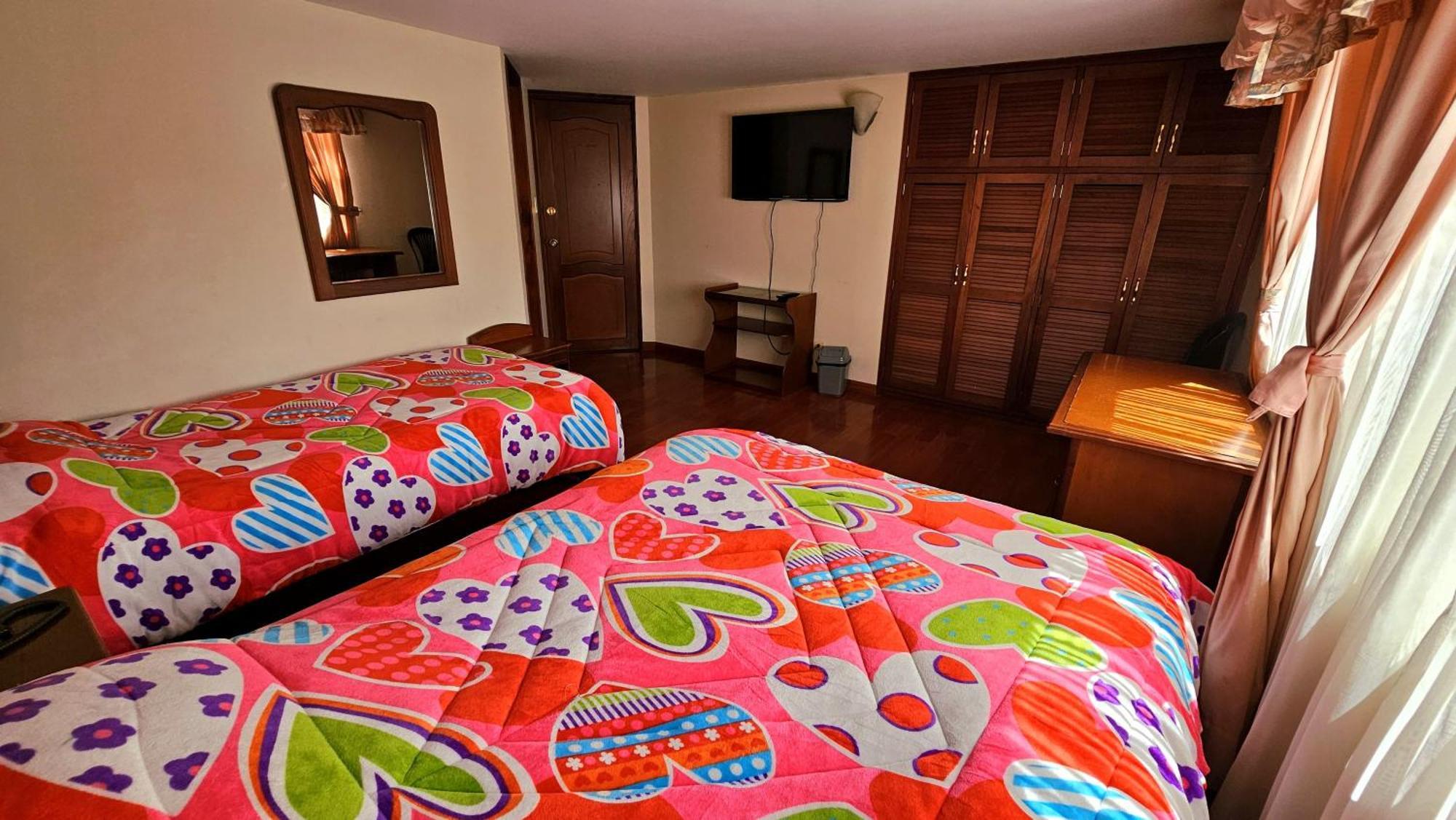 Hotel Santa Isabel 2 이피알레스 외부 사진