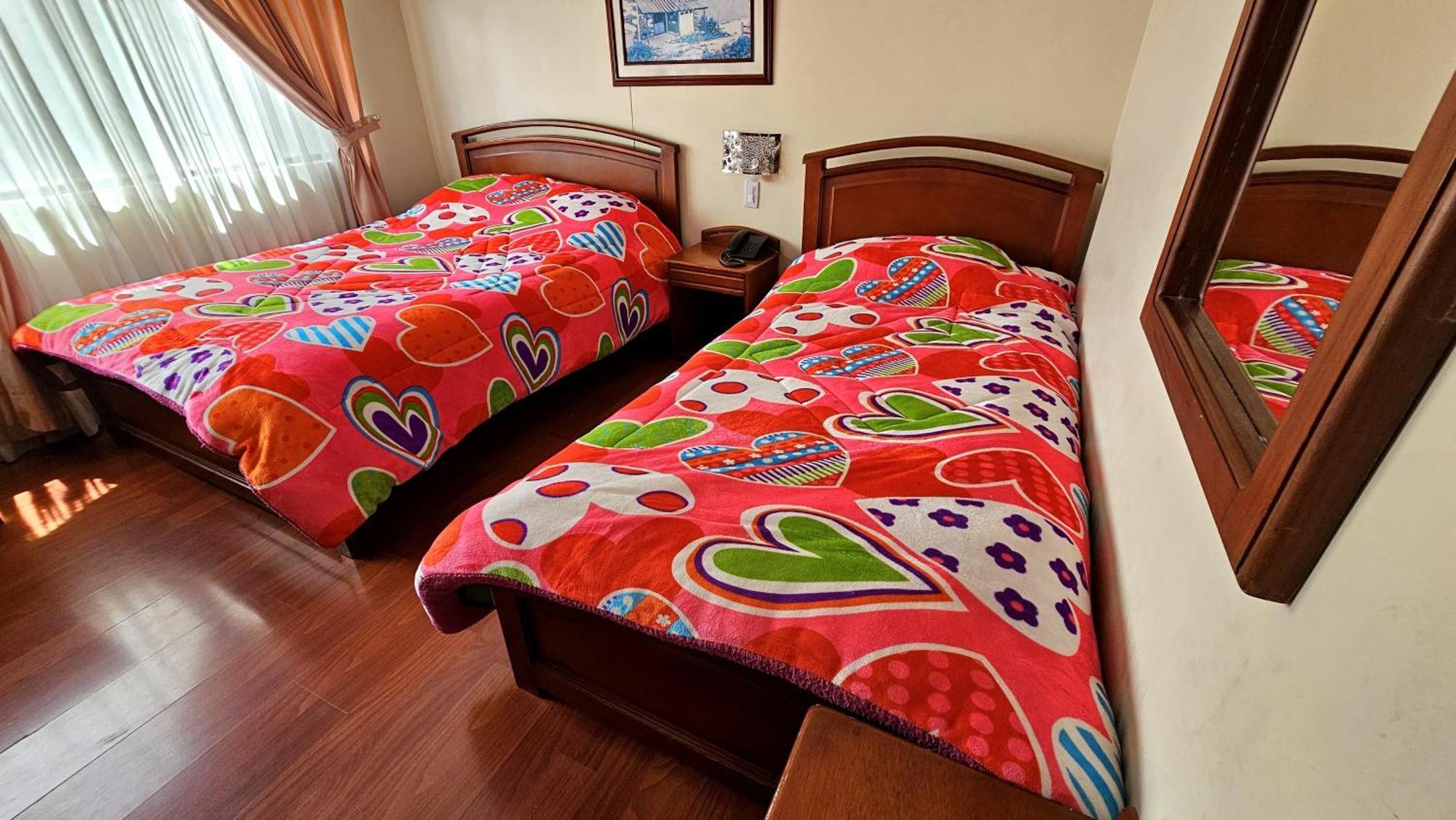 Hotel Santa Isabel 2 이피알레스 외부 사진