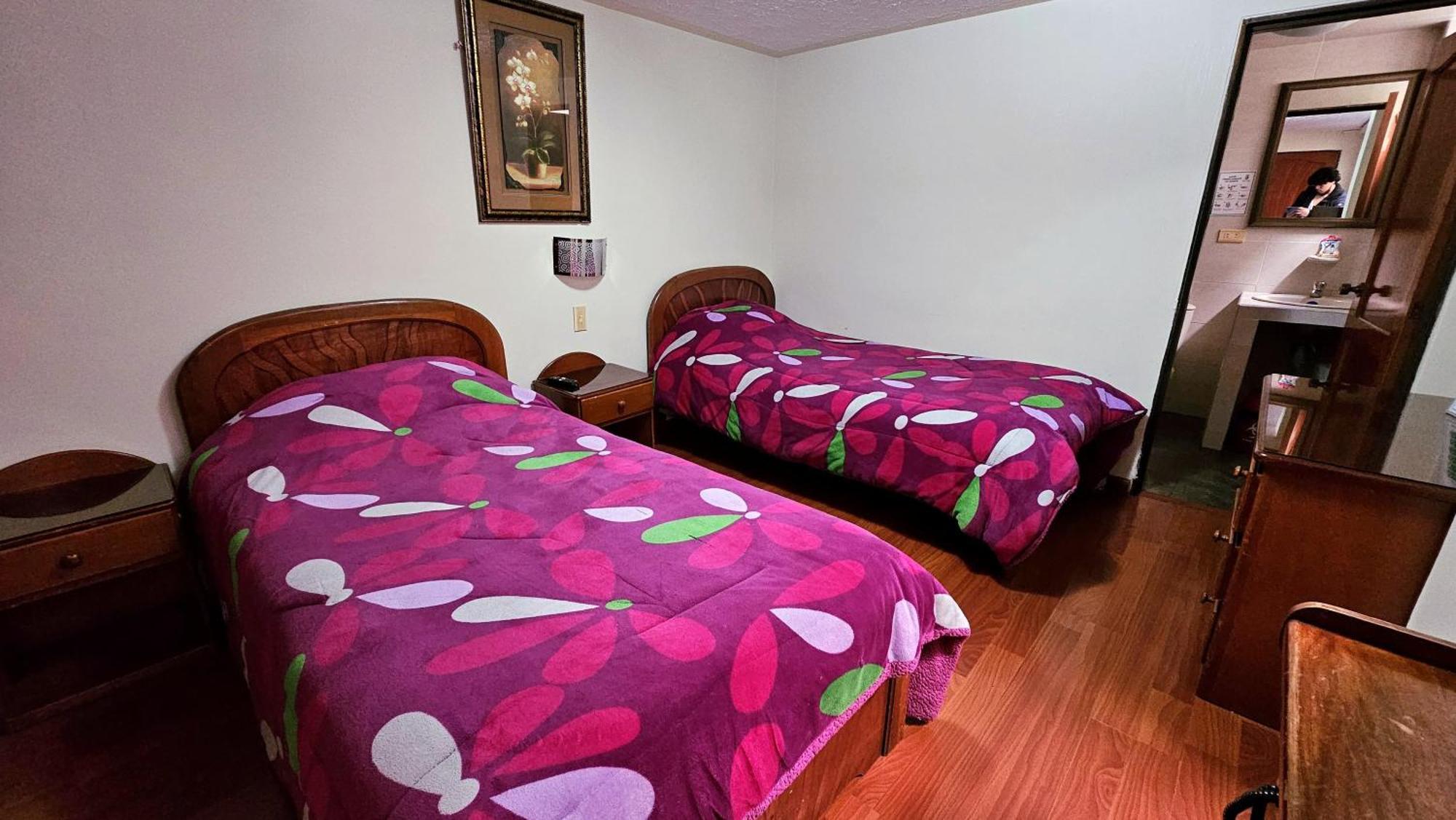 Hotel Santa Isabel 2 이피알레스 외부 사진